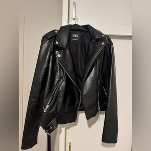 Zara Women's Sleek Black Leather Biker Jacket